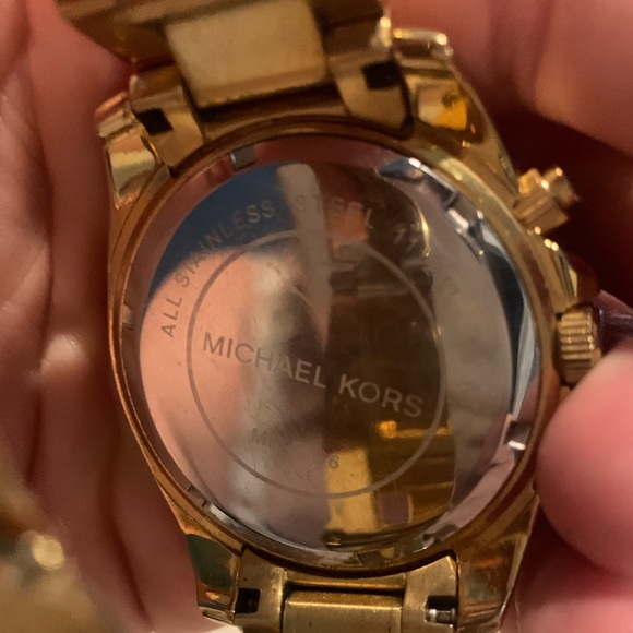 Michael Kors Oversized Gold-Tone Watch - Picture 3 of 3